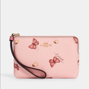 🦋💖Coach Corner Zip Wristlet With Butterfly Print